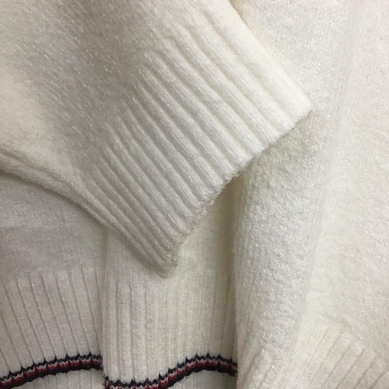 トミーヒルフィガー TOMMY HILFIGER ニット、セーター 長袖 Vネック S ワンポイント 白 / ホワイト /  レディース USED 古着 中古 10142149
