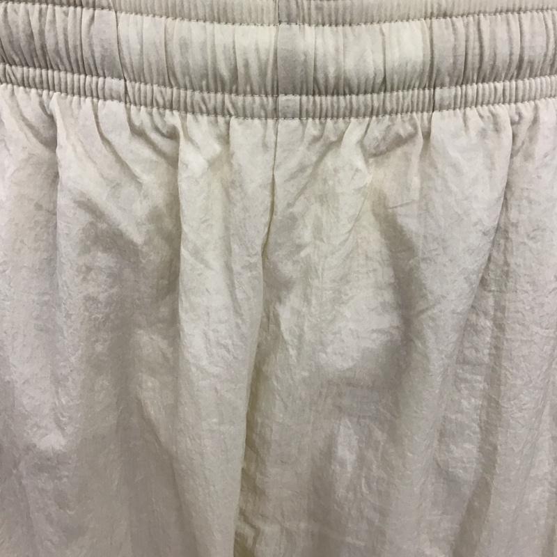 ナイキ NIKE パンツ ワークパンツ、ペインターパンツ dq5044-206 ウーブンパンツ ラタン サッカーフットサルウェアー ジャージ XL ロゴ、文字 オフホワイト / オフホワイト /  メンズ USED 古着 中古 10112726