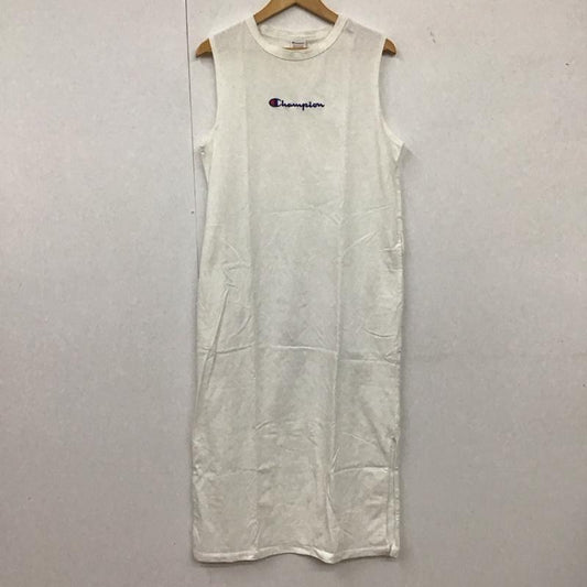 チャンピオン Champion ワンピース ロングスカート cwsp379 ノースリーブワンピース ロングワンピース クルーネック M ロゴ、文字 白 / ホワイト /  レディース USED 古着 中古 10135196