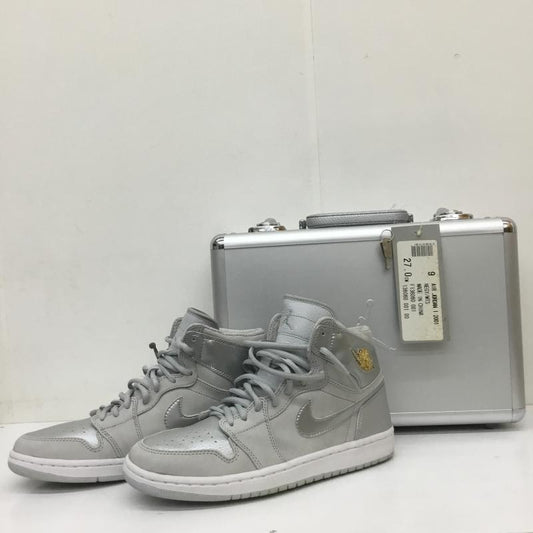 ナイキ NIKE スニーカー スニーカー 136060-001 27.0cm ロゴ、文字 銀 / シルバー /  メンズ USED 古着 中古 10110551