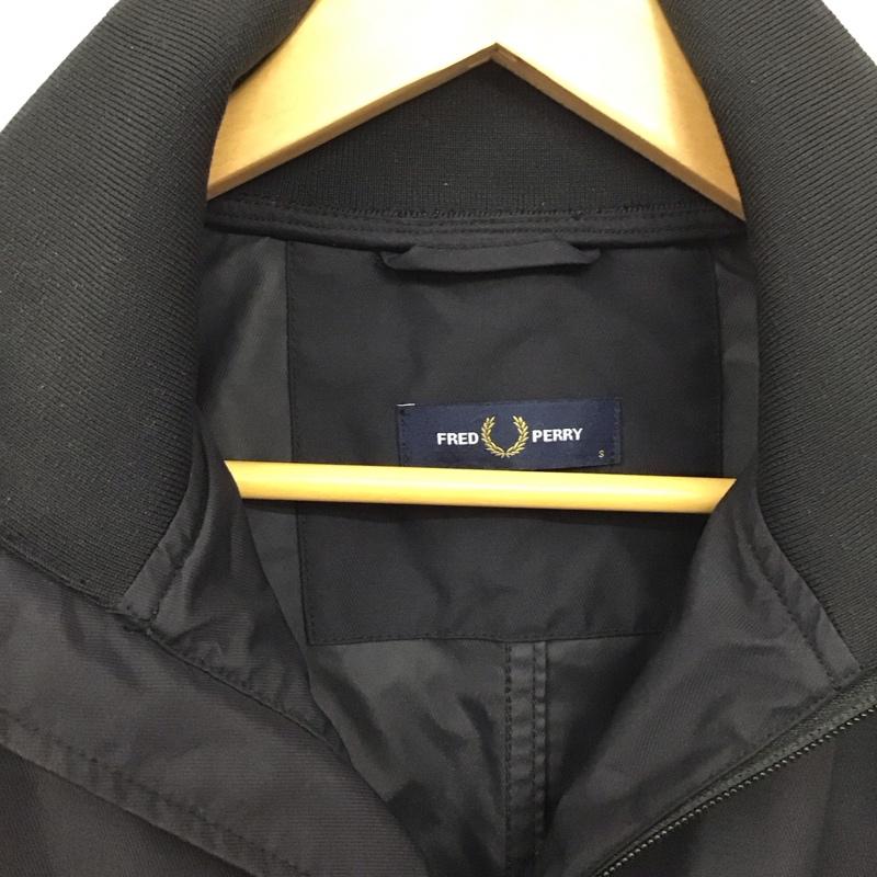 フレッドペリー FRED PERRY ジャケット、上着 ジャンパー、ブルゾン J4582/102 Double Layered JKT 3WAY アウター ジャンパー S 無地 黒 / ブラック /  メンズ USED 古着 中古 10129927