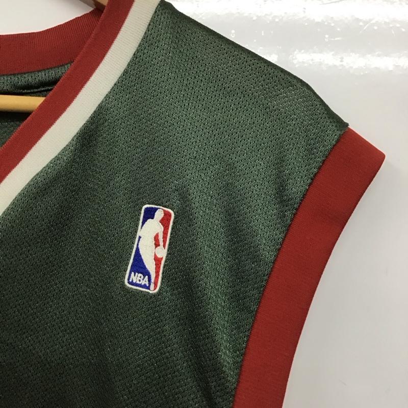 アディダス adidas タンクトップ タンクトップ タンクトップ ノースリーブカットソー Vネック スポーツウェア S ロゴ、文字 カーキ / カーキ /  メンズ USED 古着 中古 10142607