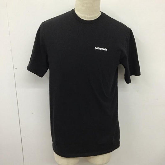 パタゴニア patagonia Tシャツ 半袖 半袖カットソー プリントTシャツ クルーネックカットソー S ロゴ、文字 黒 / ブラック /  メンズ USED 古着 中古 10127639
