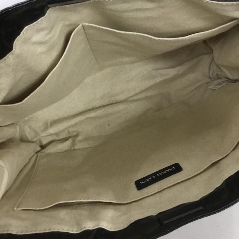 チャールズアンドキース charles&keith トートバッグ トートバッグ 30782346 Matina ラージマチナ クリンクルエフェクトトートバッグ ロゴ、文字 黒 / ブラック /  レディース USED 古着 中古 10137430