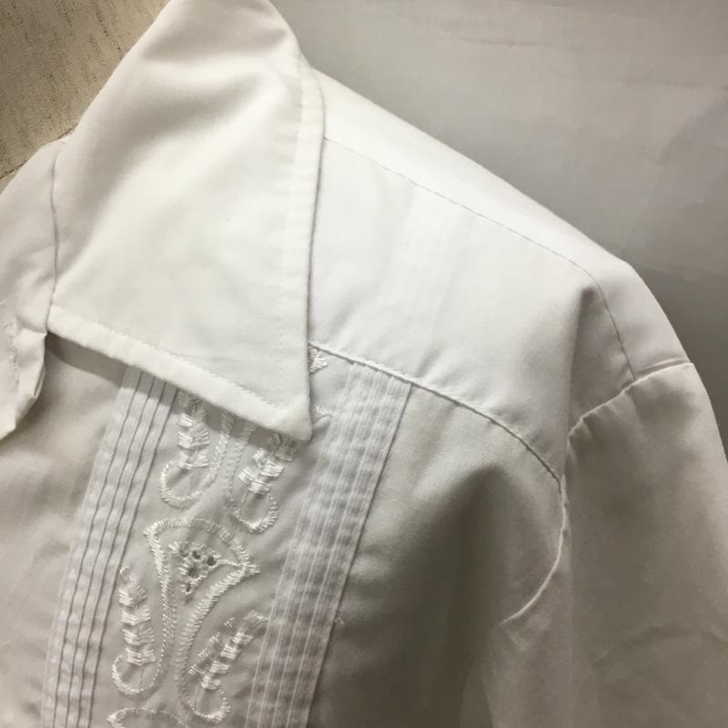 古着 USED シャツ、ブラウス 半袖 半袖シャツ カラーシャツ 半袖カットソー 総柄 白 / ホワイト /  メンズ USED 古着 中古 10113295