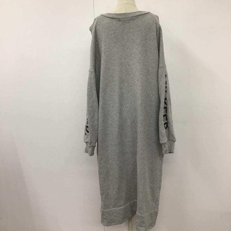 ミルクフェド MILKFED. ワンピース ロングスカート 03184951 スリーブロゴ スウェット ロゴ、文字 灰 / グレー /  レディース USED 古着 中古 10112020