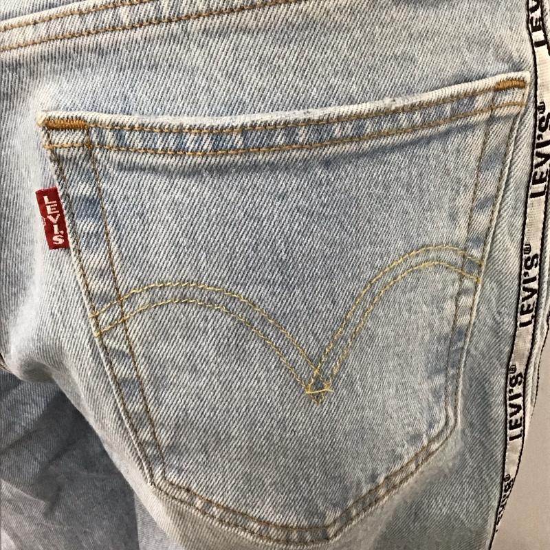 リーバイス Levi s パンツ デニム、ジーンズ 36200-0071 501 CROP DIBS W TAPE W26 L28 26インチ ロゴ、文字 水色 / ライトブルー /  レディース USED 古着 中古 10114580