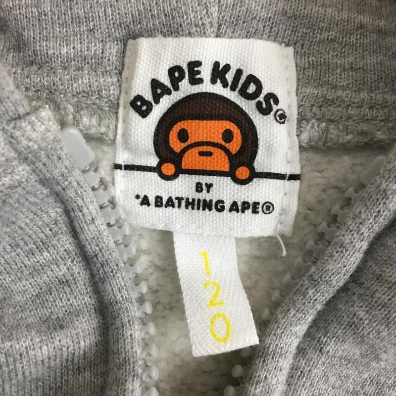 ベイプキッズ BAPEKIDS パーカー 長袖 キッズ フルジップ 前開き A BATHING APE 120 裏起毛 120cm ロゴ、文字 灰 / グレー /  ボーイズ USED 古着 中古 10150782