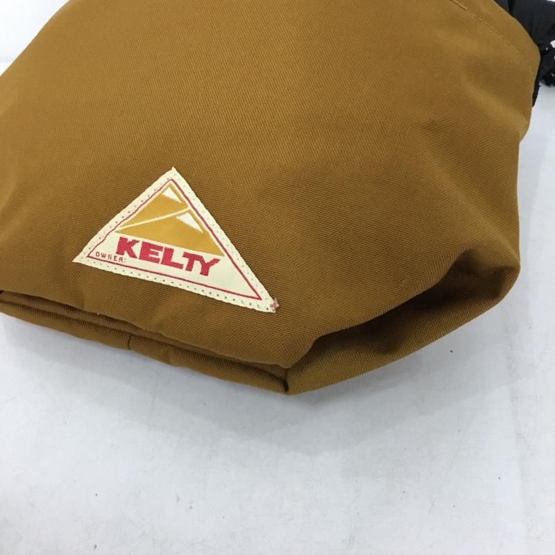 ケルティ KELTY ショルダーバッグ ショルダーバッグ サコッシュ ロゴ、文字 キャメル / キャメル / X 黒 / ブラック /  レディース USED 古着 中古 10144893