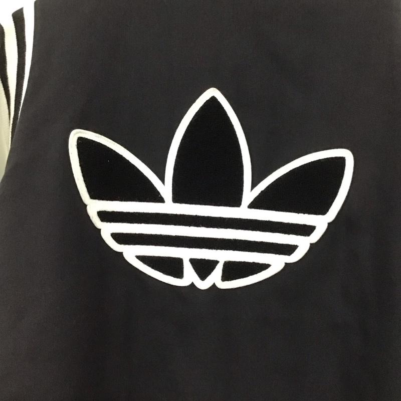 アディダス adidas ジャケット、上着 ジャンパー、ブルゾン m33846 スタジャン アウター L ロゴ、文字 白 / ホワイト / X 黒 / ブラック /  メンズ USED 古着 中古 10149004