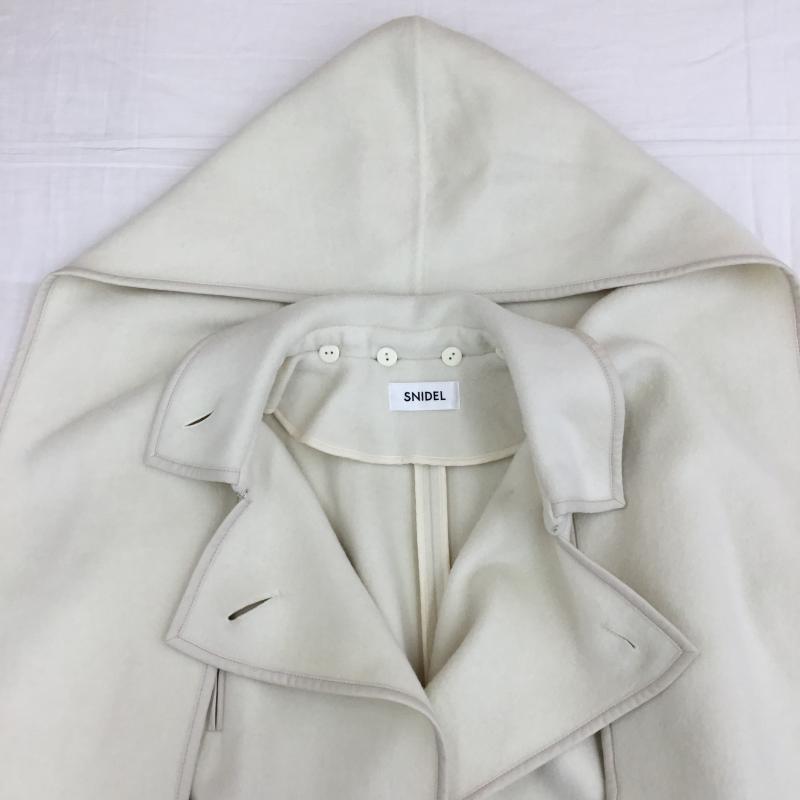 スナイデル SNIDEL コート コート一般 ポンチョ Sweet 新木優子 トリプルコラボ SWFC214047 ONE SIZE 無地 白 / ホワイト /  レディース USED 古着 中古 10141152