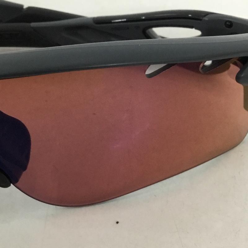 オークリー OAKLEY めがね・サングラス サングラス OO9206-04 RADARLOCK スポーツサングラス ロゴ、文字 黒 / ブラック / X 灰 / グレー /  メンズ USED 古着 中古 10129363