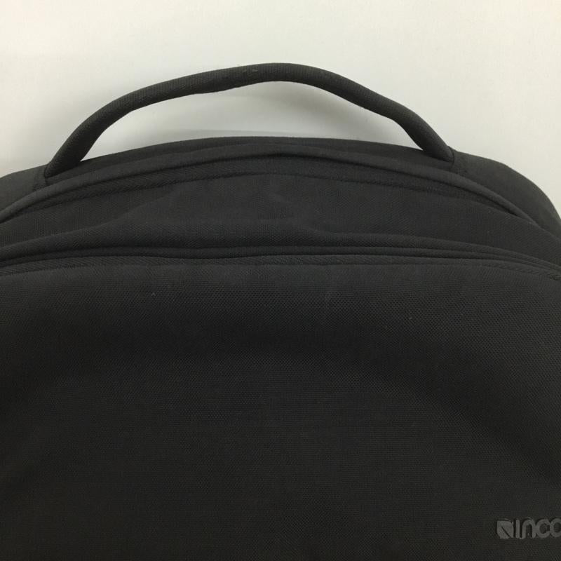 インケース incase リュックサック、デイパック リュックサック、デイバッグ QC-054907 City Compact Backpack With Cordura Nylon ロゴ、文字 黒 / ブラック /  メンズ USED 古着 中古 10140782