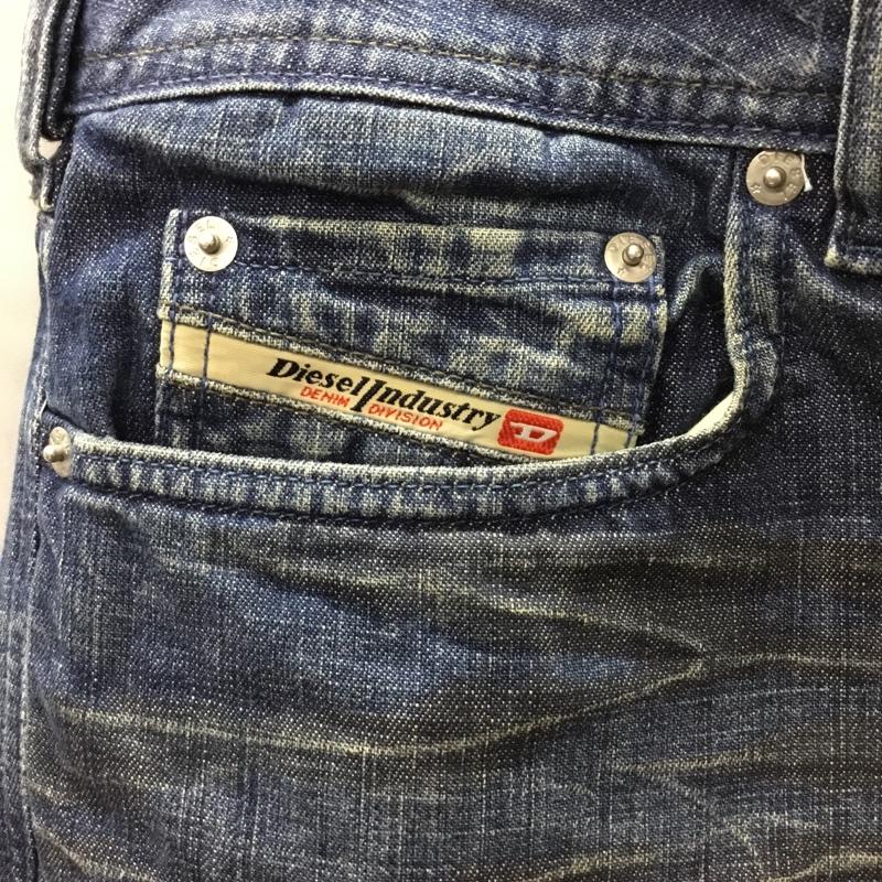 ディーゼル DIESEL パンツ ショートパンツ デニムショートパンツ ハーフパンツ カジュアルパンツ 34インチ 無地 インディゴ / インディゴ /  メンズ USED 古着 中古 10112444