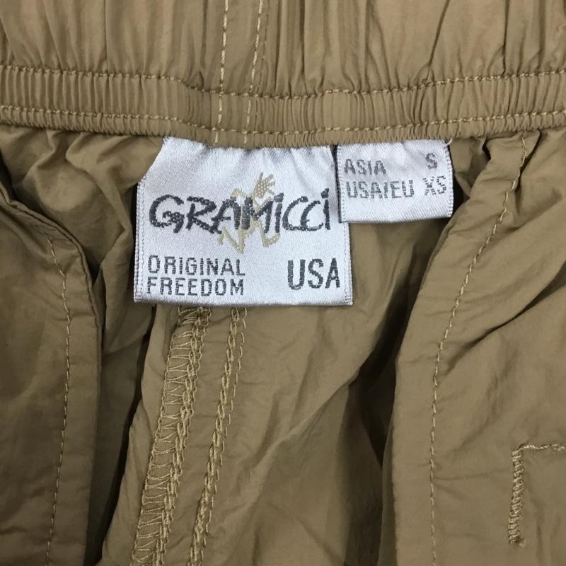 グラミチ GRAMICCI パンツ ワークパンツ、ペインターパンツ gmp-20s1429 ナイロンパンツ ワイドパンツ S ロゴ、文字 ベージュ / ベージュ /  メンズ USED 古着 中古 10122403