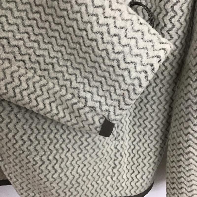 パタゴニア patagonia ジャケット、上着 ジャンパー、ブルゾン 40275 R1エアジャケット ジップアップジャケット L ロゴ、文字 マルチカラー / マルチカラー /  メンズ USED 古着 中古 10149765
