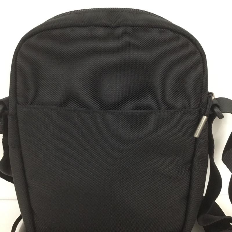 モンベル mont-bell ショルダーバッグ ショルダーバッグ ML5O-E16S-071 ミニショルダー ポシェット ロゴ、文字 黒 / ブラック /  メンズ USED 古着 中古 10124635