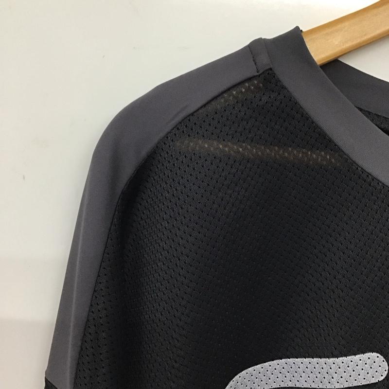 シーエムエフアウトドアガーメント CMF OUTDOOR GARMENT Tシャツ 長袖 cmf2501-c05j ホッケーTee Vネック 25ss XL ロゴ、文字 紺 / ネイビー /  メンズ USED 古着 中古 10132291