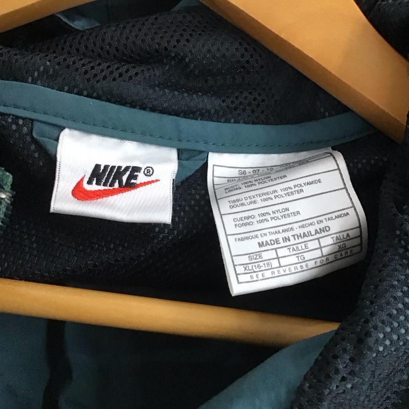 ナイキ NIKE ジャケット、上着 ジャケット、ブレザー プルオーバージャケットパーカー アウター XL ロゴ、文字 緑 / グリーン /  メンズ USED 古着 中古 10146023