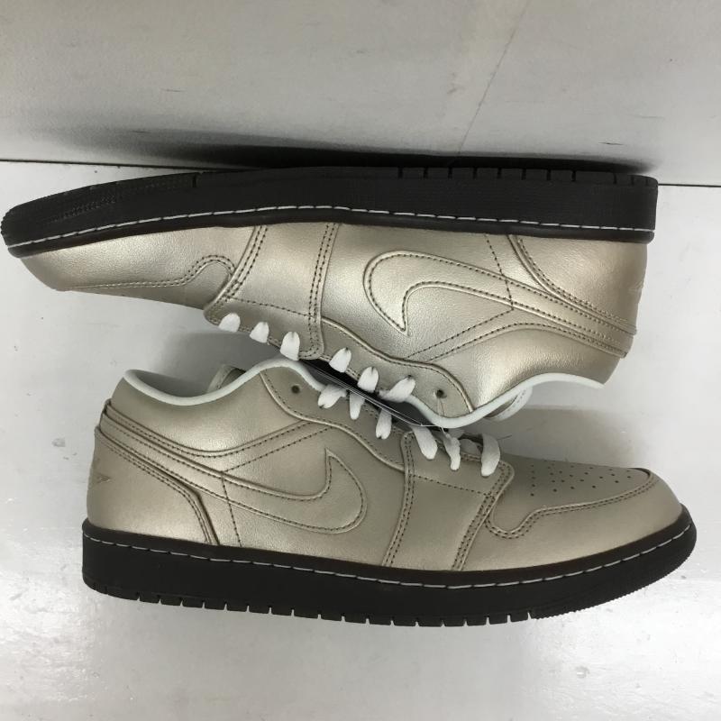 ナイキ NIKE スニーカー スニーカー HQ3529-099　Women s Air Jordan 1 Low SE Metallic Zinc 28.5cm ロゴ、文字 銀 / シルバー /  メンズ USED 古着 中古 10141691