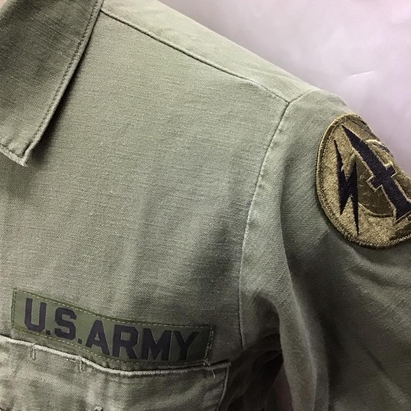 ミリタリー ミリタリー シャツ、ブラウス 半袖 半袖シャツ ミリタリーシャツ USARMY 古着 ロゴ、文字 カーキ / カーキ /  メンズ USED 古着 中古 10114120