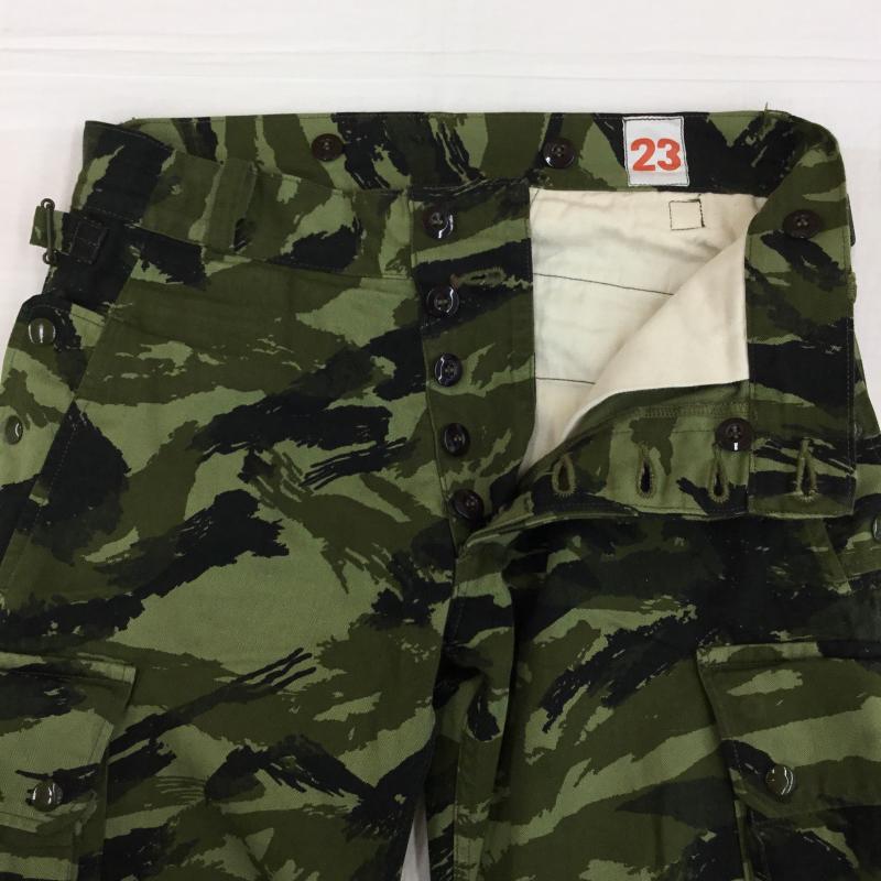 ザ・リアルマッコイズ・インターナショナル REAL McCOY S パンツ ワークパンツ、ペインターパンツ リザードトラウザーズ カーゴパンツ 26インチ カモフラージュ柄・迷彩 緑 / グリーン /  メンズ USED 古着 中古 10143876