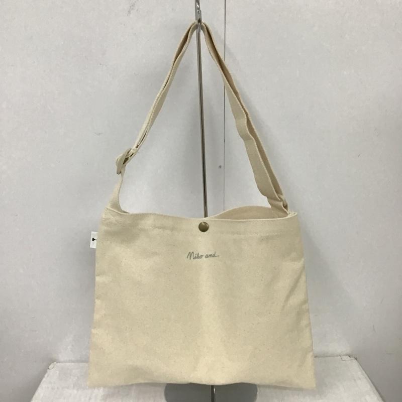 ニコアンド niko and... ショルダーバッグ ショルダーバッグ NK20FB2443 サコッシュ ロゴ、文字 アイボリー / アイボリー /  レディース USED 古着 中古 10093263