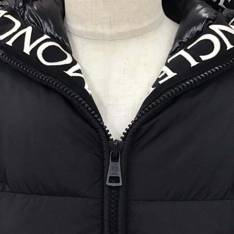 モンクレール MONCLER ジャケット、上着 ダウンジャケット F20911B56900 C0300 フード 2 ワンポイント 黒 / ブラック /  メンズ USED 古着 中古 10114747