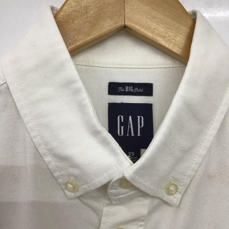 ギャップ GAP シャツ、ブラウス 長袖 長袖シャツ 無地シャツ カラーシャツ ボタンダウンシャツ XS ロゴ、文字 白 / ホワイト /  メンズ USED 古着 中古 10148111