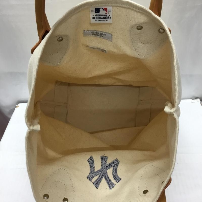 インフィールダーデザイン INFIELDER DESIGN トートバッグ トートバッグ MLB NYヤンキース キャンバス ロゴ、文字 アイボリー / アイボリー /  メンズ USED 古着 中古 10120563