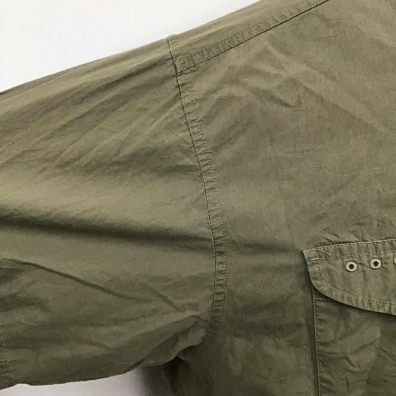 コロンビア Columbia シャツ、ブラウス 長袖 長袖シャツ カラーシャツ ポケットシャツ 長袖カットソー ロゴ、文字 カーキ / カーキ /  メンズ USED 古着 中古 10119944