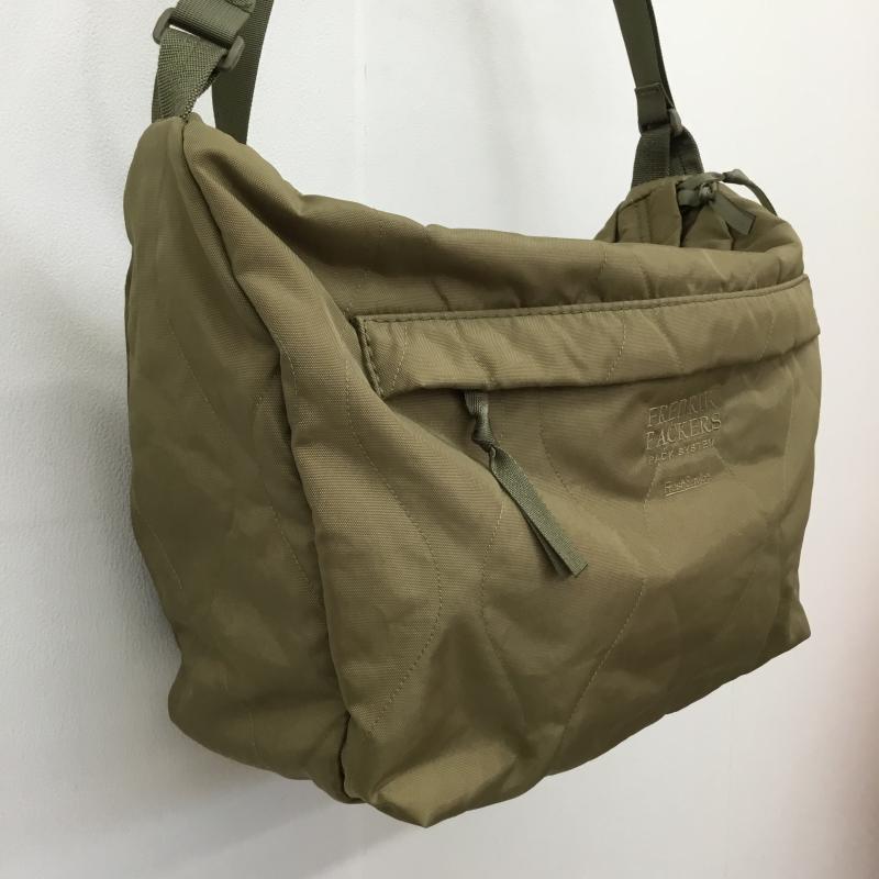 フレドリック パッカーズ FREDRIK PACKERS メッセンジャーバッグ メッセンジャーバッグ  カーキ / カーキ /  メンズ USED 古着 中古 10141205