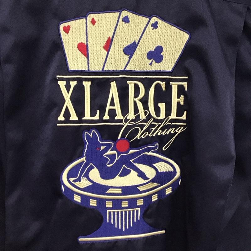 エクストララージ XLARGE シャツ、ブラウス 半袖 半袖シャツ 刺繍シャツ ポケットシャツ カラーシャツ M ロゴ、文字 紺 / ネイビー /  メンズ USED 古着 中古 10133263