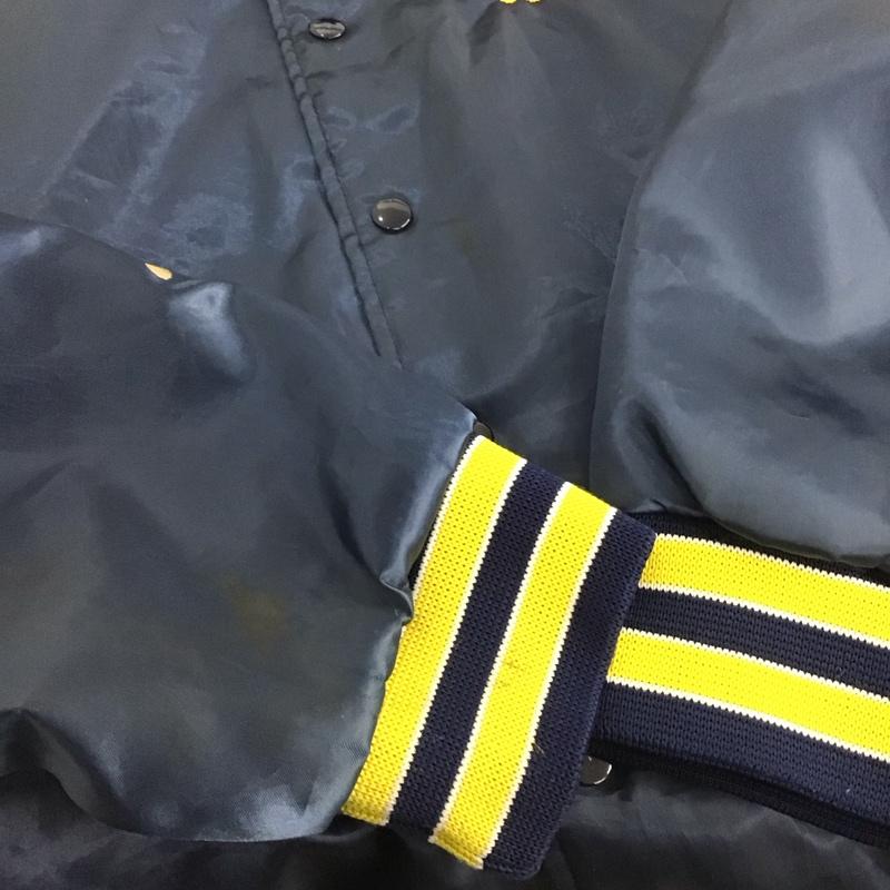 古着 USED ジャケット、上着 ジャケット、ブレザー スカジャン 前ボタンジャケット アウター ナイロンジャケット XL ロゴ、文字 紺 / ネイビー /  メンズ USED 古着 中古 10142617
