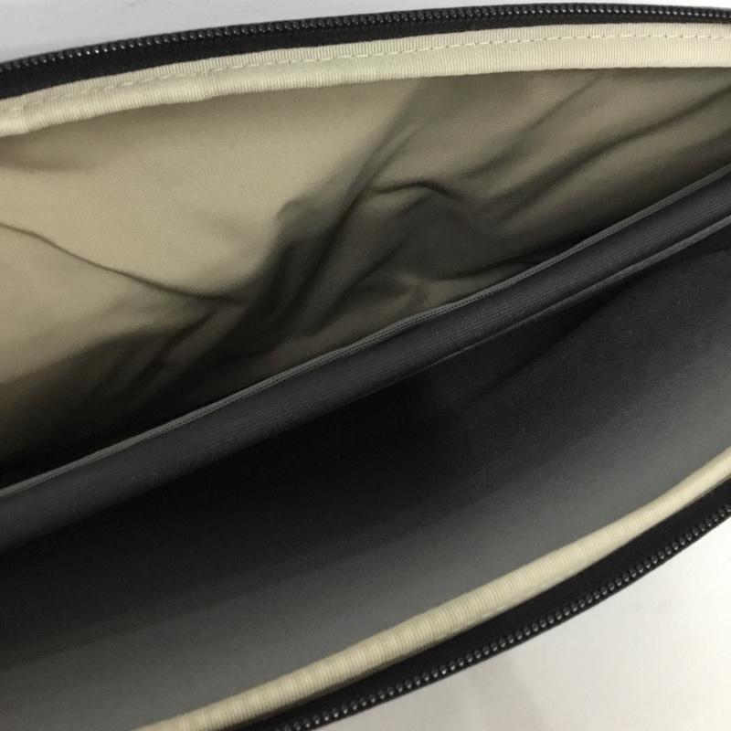 ベルロイ Bellroy バッグ バッグ タブレットケース ノートPCケース ロゴ、文字 黒 / ブラック /  メンズ USED 古着 中古 10148469