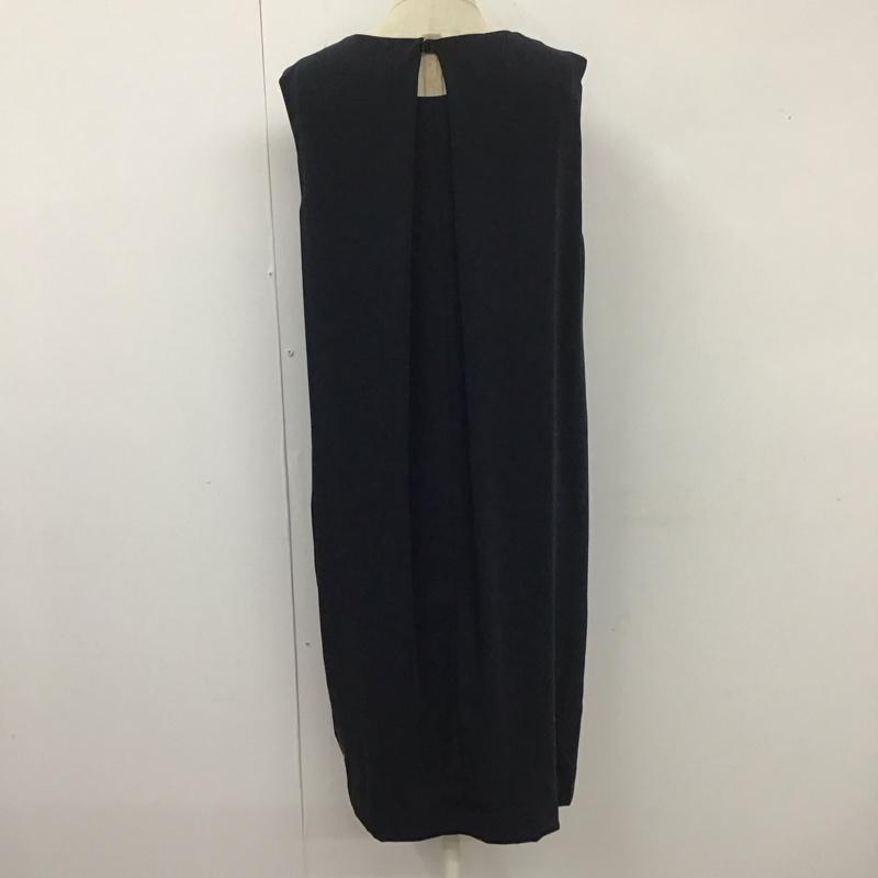 ナチュラルビューティーベーシック NATURAL BEAUTY BASIC ワンピース ひざ丈スカート 017-6240130 ノースリーブ M 無地 紺 / ネイビー /  レディース USED 古着 中古 10110887