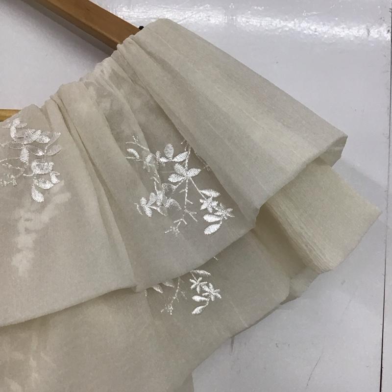 オルドット Olu. シャツ、ブラウス 半袖 yu25aab03 エンブロイダリーフラワーオフショルブラウス FREE 刺繍 オフホワイト / オフホワイト /  レディース USED 古着 中古 10148632