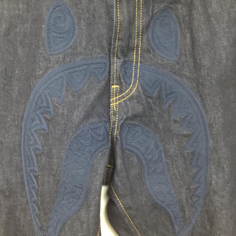 アベイシングエイプ A BATHING APE パンツ デニム、ジーンズ デニムパンツ ストレートパンツ ワイドパンツ カジュアルパンツ XL 無地 インディゴ / インディゴ /  メンズ USED 古着 中古 10117096