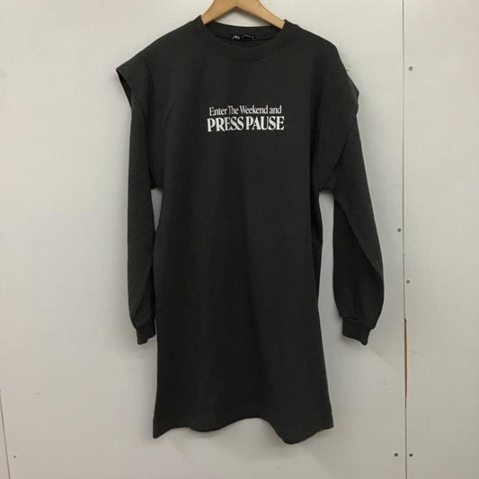 ザラ ZARA ワンピース ひざ丈スカート M ロゴ、文字 X プリント チャコールグレー / チャコールグレー /  レディース USED 古着 中古 10139859