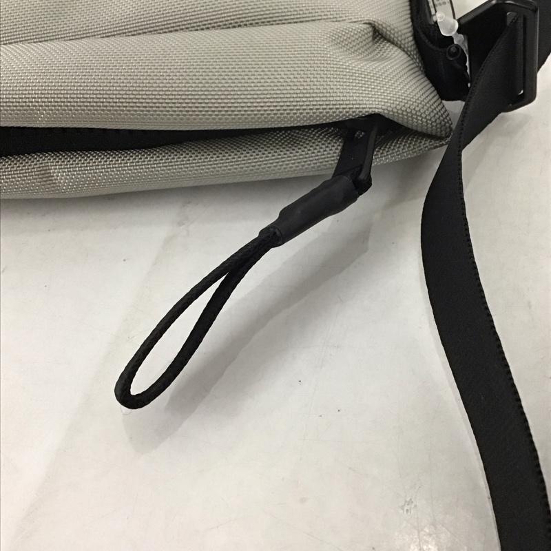 ザノースフェイス THE NORTH FACE ショルダーバッグ ショルダーバッグ NM82509 ピレネーショルダーS タグ付き ロゴ、文字 灰 / グレー /  メンズ USED 古着 中古 10132492