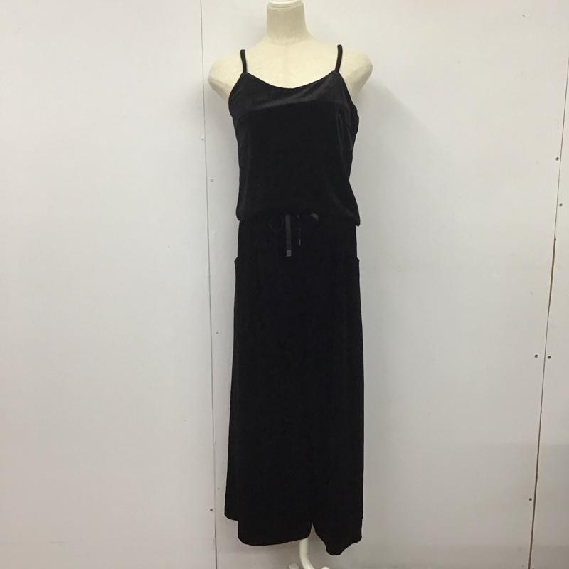 セシルマクビー CECIL McBEE セットアップ セットアップ セットアップ キャミソール ワイドパンツ 2点セット ヴェルベット M 無地 黒 / ブラック /  レディース USED 古着 中古 10138402
