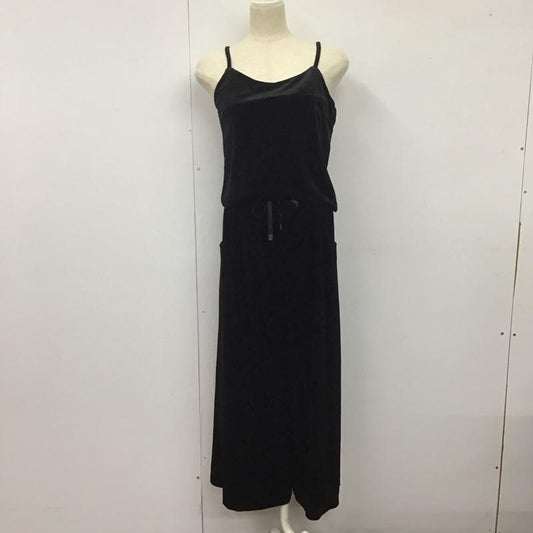 セシルマクビー CECIL McBEE セットアップ セットアップ セットアップ キャミソール ワイドパンツ 2点セット ヴェルベット M 無地 黒 / ブラック /  レディース USED 古着 中古 10138402