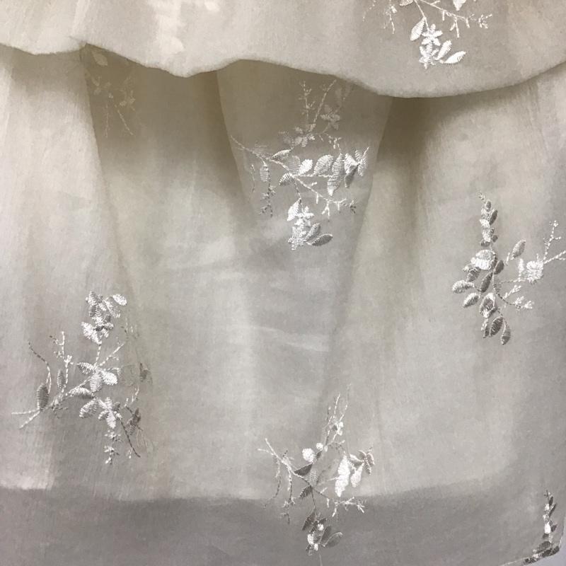 オルドット Olu. シャツ、ブラウス 半袖 yu25aab03 エンブロイダリーフラワーオフショルブラウス FREE 刺繍 オフホワイト / オフホワイト /  レディース USED 古着 中古 10148632