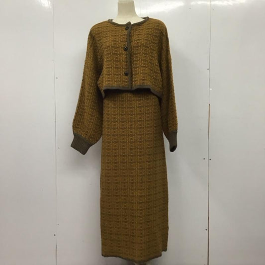 レイカズン Ray Cassin セットアップ セットアップ 519-939050 ノーカラーショート丈ジャケット ニットスカート FREE チェック 茶 / ブラウン / X キャメル / キャメル /  レディース USED 古着 中古 10142303