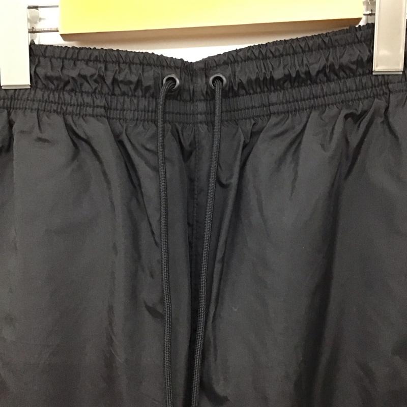 ナイキ NIKE パンツ ワークパンツ、ペインターパンツ cn8775-010 ウィンドランナーナイロンパンツ ワイドパンツ L ロゴ、文字 黒 / ブラック /  メンズ USED 古着 中古 10150269