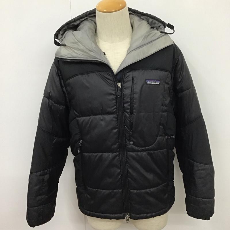 パタゴニア patagonia ジャケット、上着 ジャンパー、ブルゾン ジップアップジャケット ジャンパー ダウンジャケット カジュアルジャケット アウター XS ロゴ、文字 黒 / ブラック /  メンズ USED 古着 中古 10110861