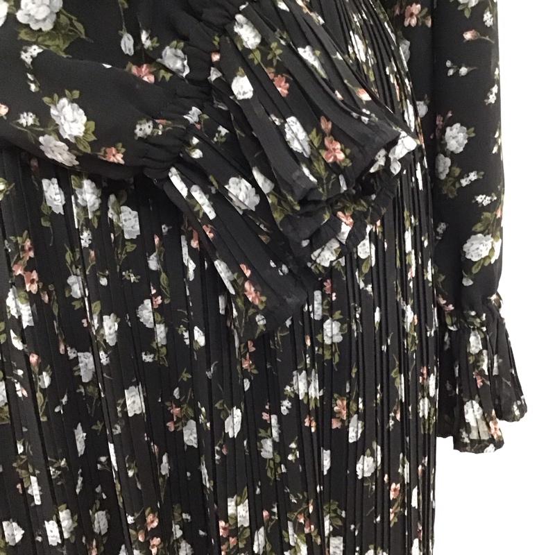 マジェスティックレゴン MAJESTIC LEGON ワンピース ロングスカート 1096065223 ボウタイプリーツフラワーワンピ M 総柄 X 花柄 黒 / ブラック /  レディース USED 古着 中古 10121184