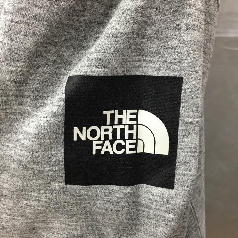 ザノースフェイス THE NORTH FACE トレーナー 長袖 nt61835 スクエアロゴフーディープルオーバーパーカー 長袖スウェット XL ロゴ、文字 灰 / グレー /  メンズ USED 古着 中古 10116115