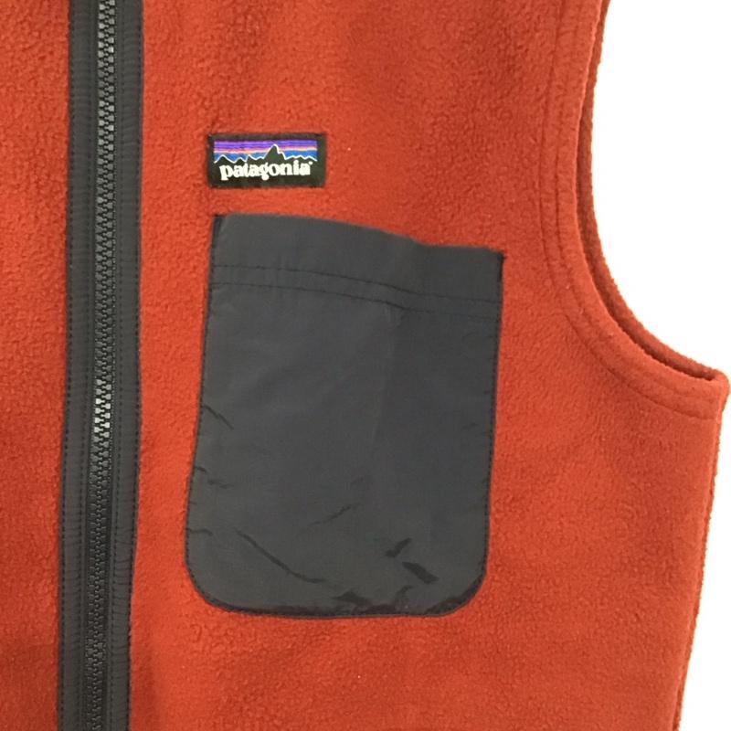 パタゴニア patagonia ベスト ベスト ジップアップベスト フリースベスト ノースリーブ スタンドカラー S ロゴ、文字 赤 / レッド /  メンズ USED 古着 中古 10141977