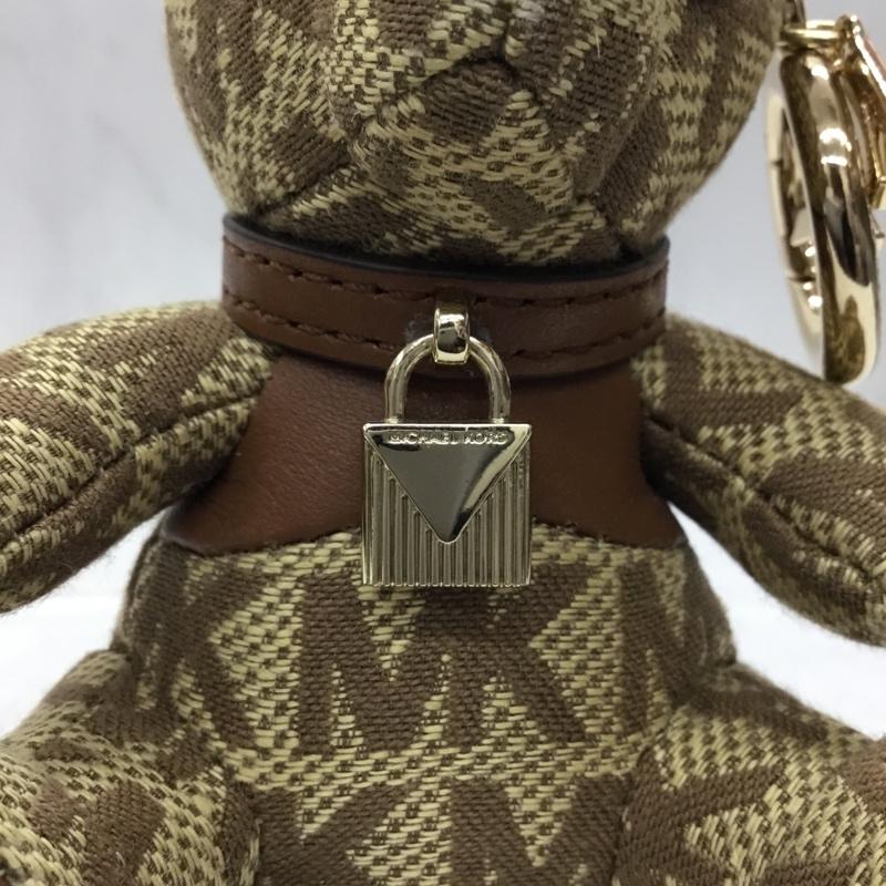 マイケルコース MICHAEL KORS キーホルダー キーホルダー MK ベア チャーム キーリング クマ ロゴ、文字 ベージュ / ベージュ / X 茶 / ブラウン /  レディース USED 古着 中古 10107920